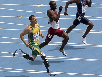 Oscar Pistorius đã đi vào lịch sử điền kinh Olympic.